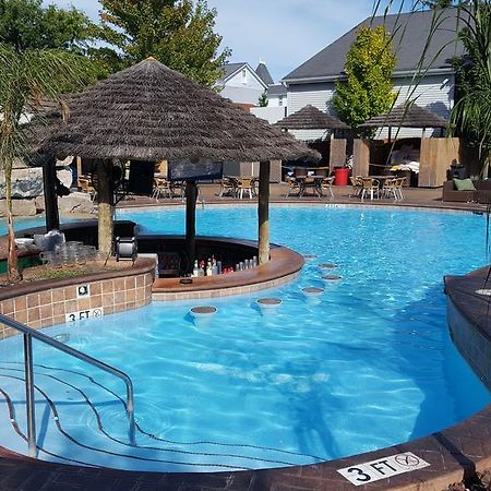 Commodore Resort Пут-ин-Бей Экстерьер фото