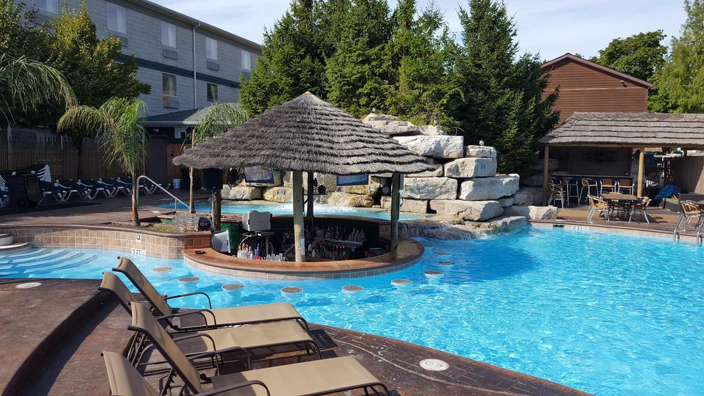 Commodore Resort Пут-ин-Бей Экстерьер фото